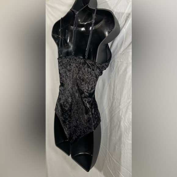 Honey punch black velvet bodysuit - Picture 7 of 8
